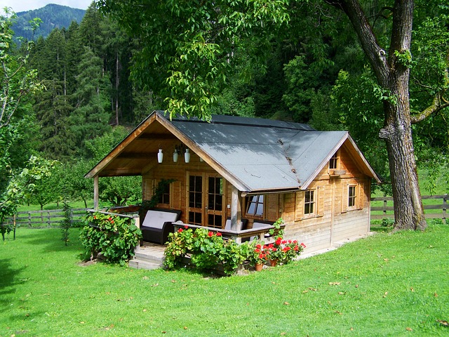 Malý dřevěný domek